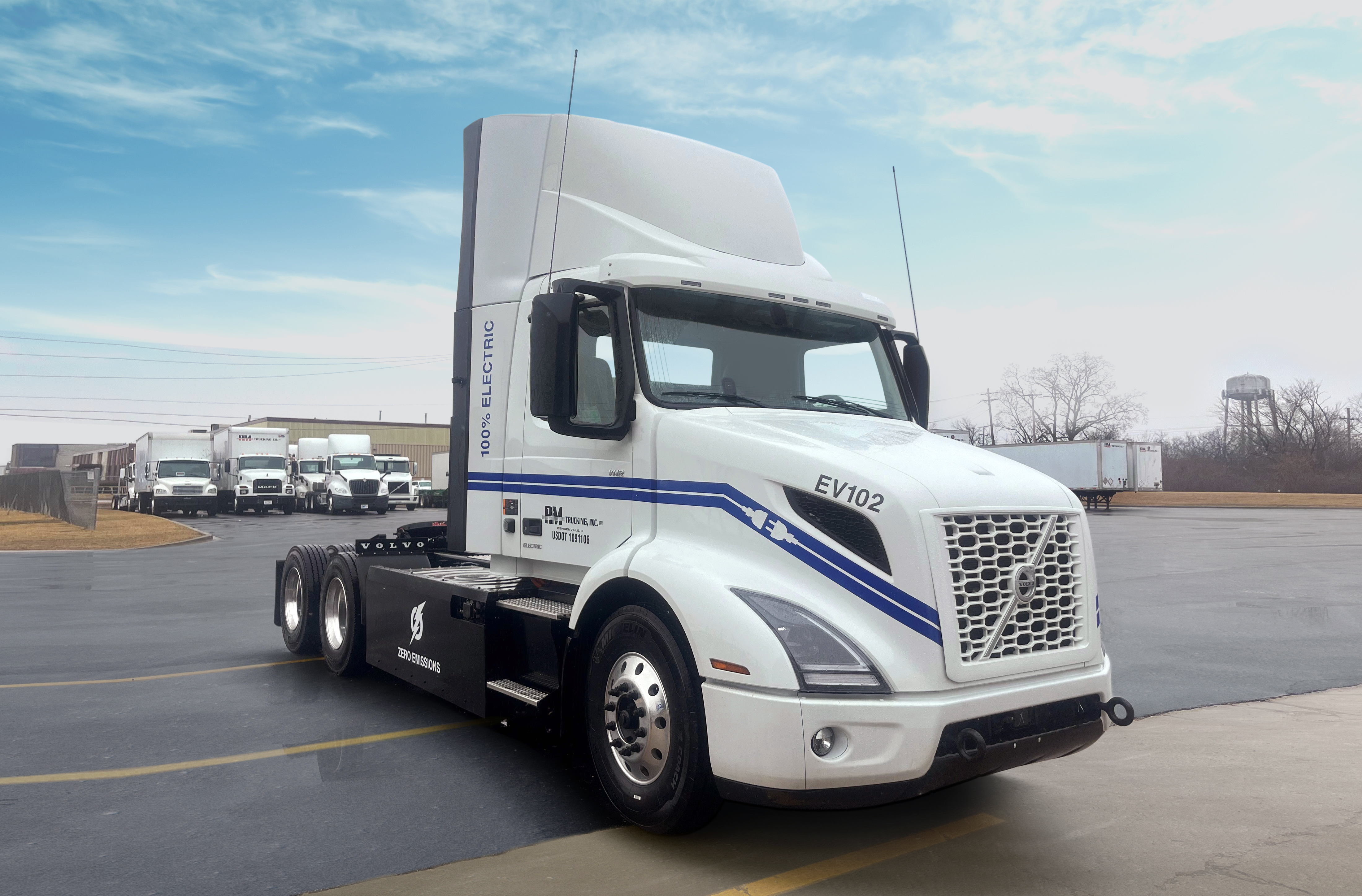 R&M Trucking Takes Delivery of First Volvo VNR Electric Truck as First Volvo on Demand Customer